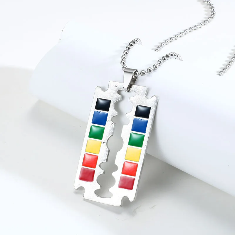 Collier Pride lame arc-en-ciel