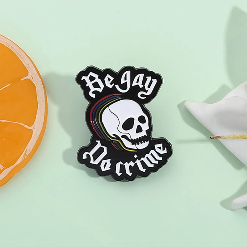 Pin's queer « Be Gay, Do Crime »