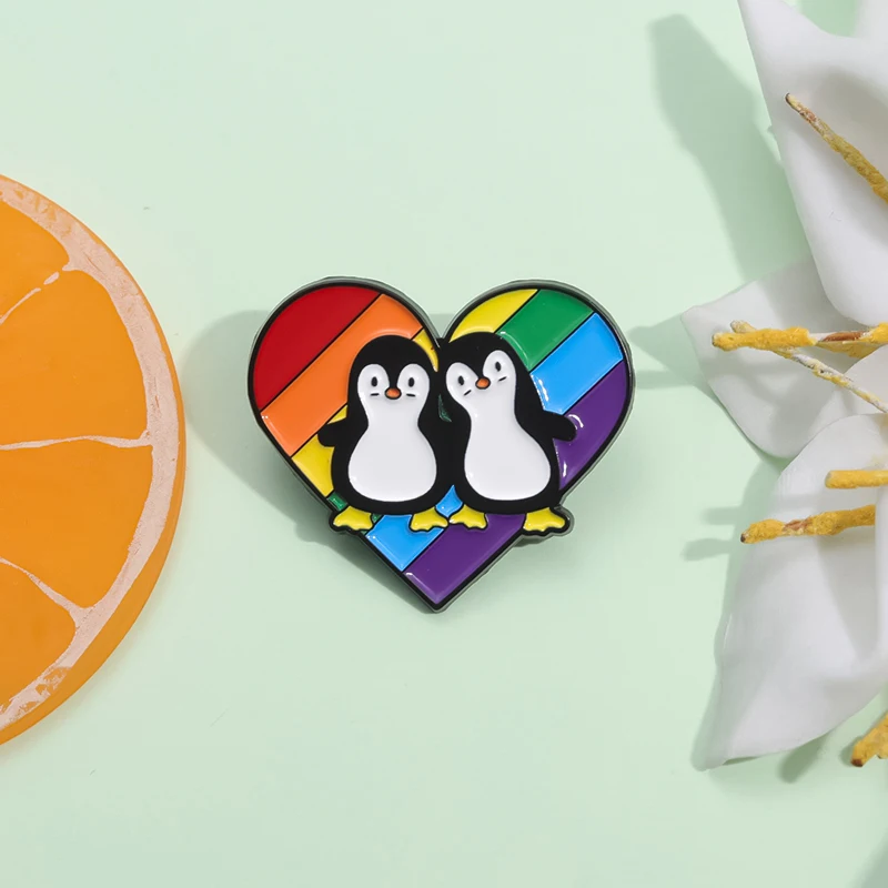 Pin's Pride pingouins arc-en-ciel