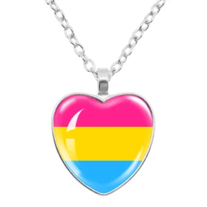 Collier cœur Pride aux couleurs pansexuelles