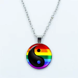 Collier Pride yin-yang noir sur fond arc-en-ciel
