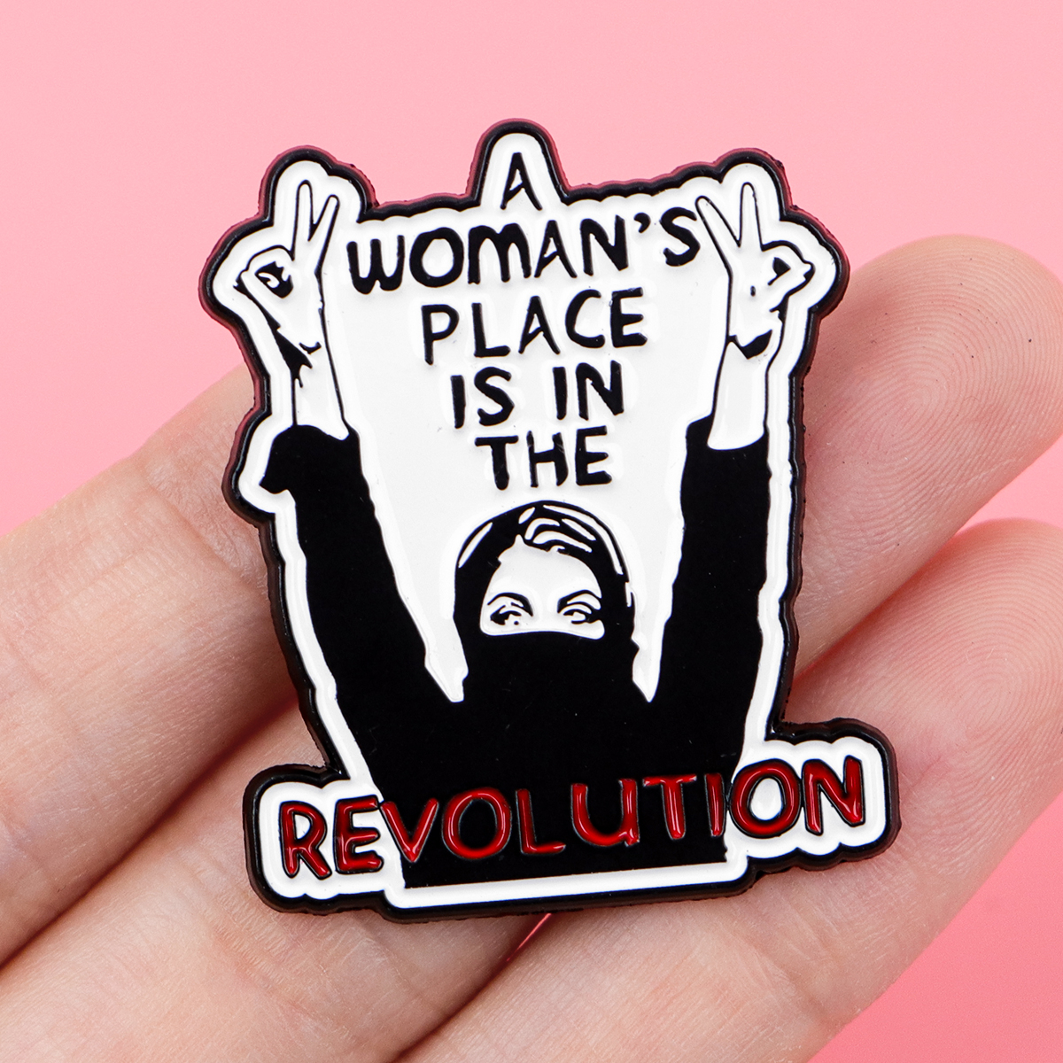 Pin’s féministe « A Woman’s Place Is in the Revolution » – Image 6